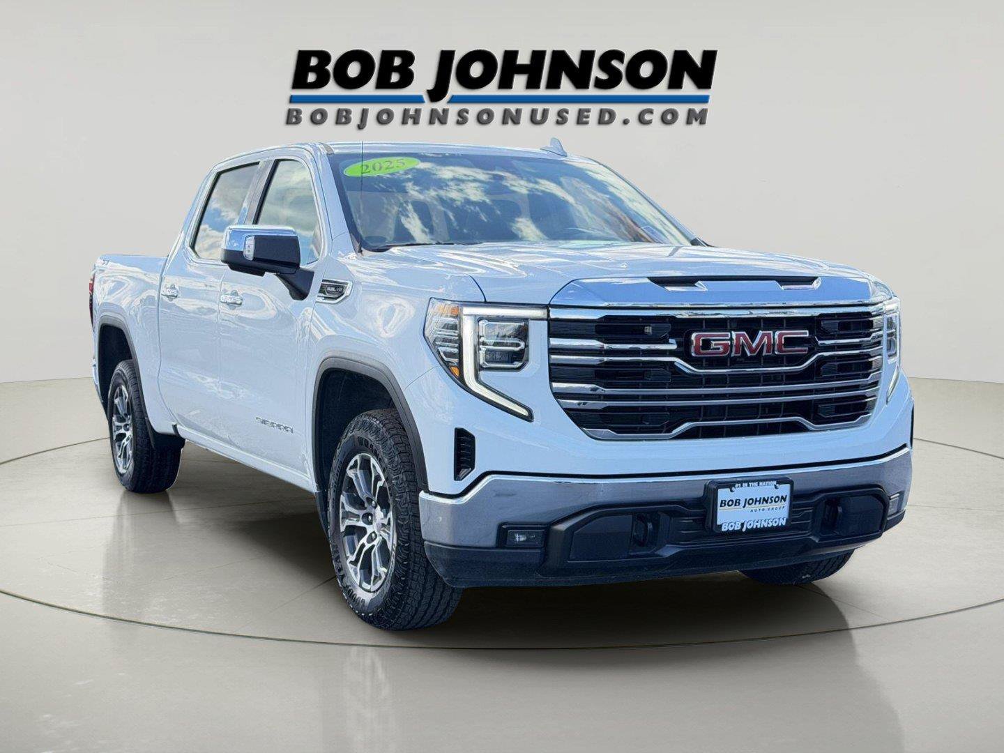 Used 2025 GMC Sierra 1500 SLT AWD/4WD image 2