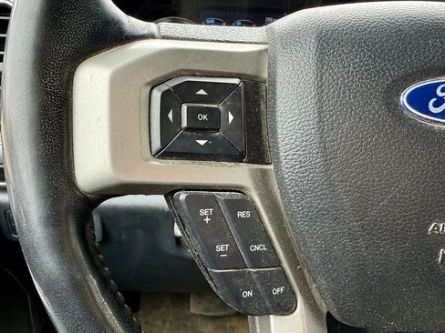 Certified 2022 Ford F350 Lariat w/ Chrome Package image 19