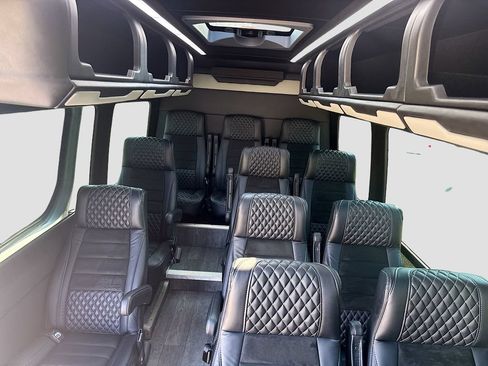 Used 2023 Mercedes-Benz Sprinter 3500 image 21