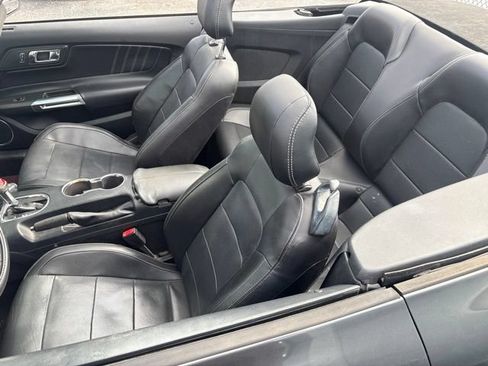 Used 2017 Ford Mustang Premium RWD image 8
