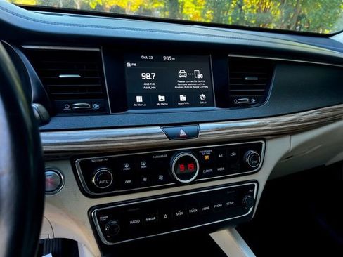 Used 2019 Kia Cadenza Premium FWD image 42