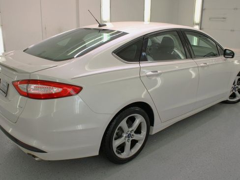 Used 2016 Ford Fusion SE image 28