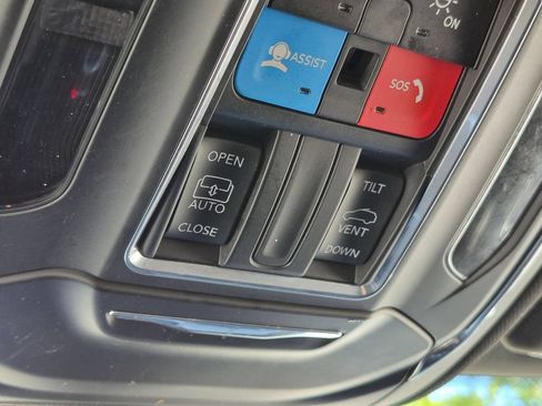 Certified 2023 Jeep Grand Cherokee Altitude AWD/4WD image 20