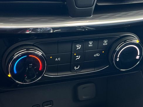 New 2026 Buick Encore GX Sport Touring FWD image 19