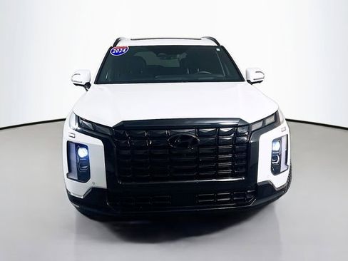 Used 2024 Hyundai Palisade Calligraphy image 2