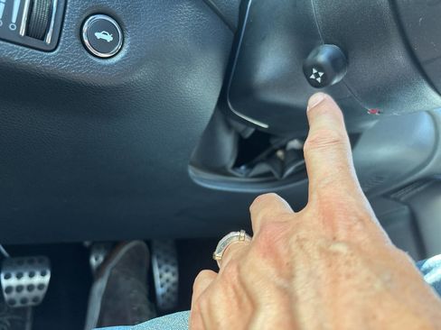 Used 2015 Dodge Challenger R/T Plus image 20