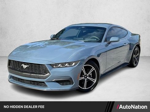Used 2025 Ford Mustang Coupe RWD image 1