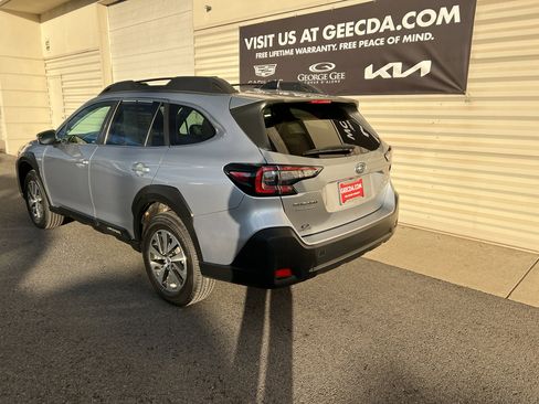 Used 2024 Subaru Outback Premium image 5