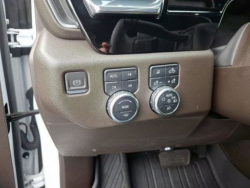 Used 2024 GMC Sierra 1500 SLT w/ SLT Premium Plus Package image 25