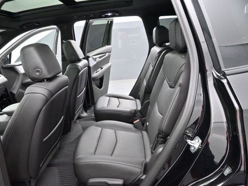Certified 2025 Cadillac XT6 Sport w/ LPO, Floor Liner Package AWD/4WD image 32