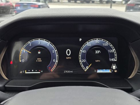 Used 2025 Jeep Grand Cherokee Altitude image 21