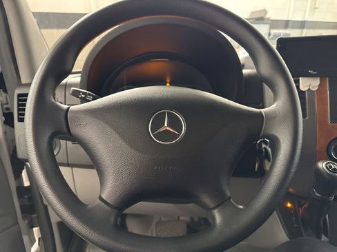Used 2016 Mercedes-Benz Sprinter 3500 image 33