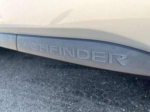 Used 2022 Nissan Pathfinder SV w/ SV Premium Package FWD image 32