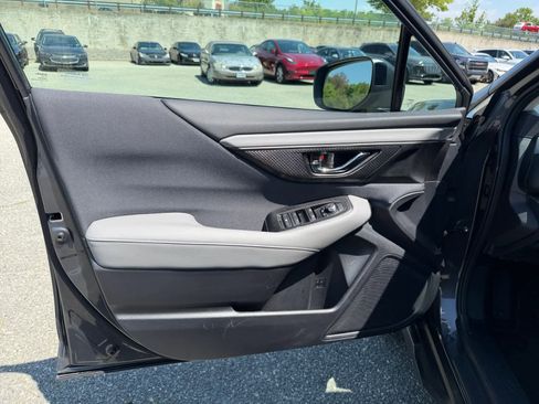 Used 2024 Subaru Outback Premium AWD/4WD image 18