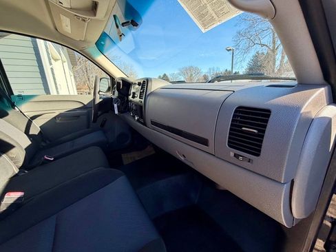 Used 2011 GMC Sierra 1500 W/T image 19