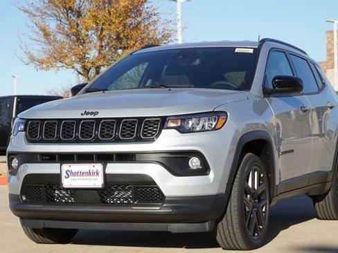 New 2026 Jeep Compass Latitude AWD/4WD image 3