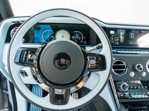 Used 2026 Rolls-Royce Cullinan image 40