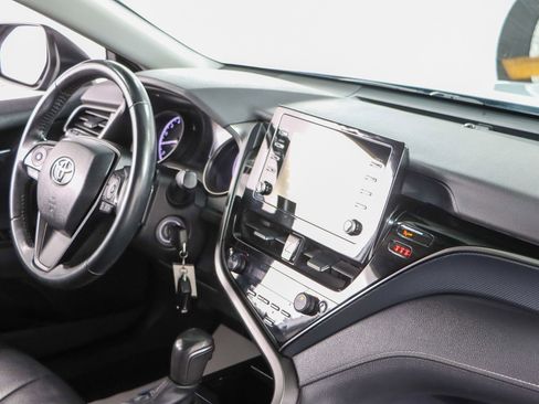Used 2022 Toyota Camry SE FWD image 25