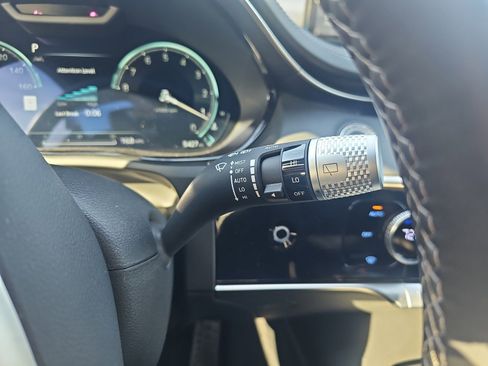 Used 2025 Genesis GV70 3.5T Sport w/ Sport Prestige Package image 23