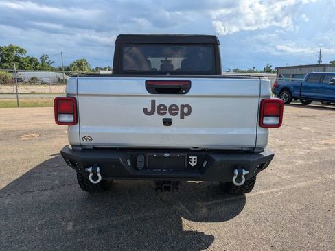 Used 2022 Jeep Gladiator Mojave w/ Trailer Tow Package AWD/4WD image 5