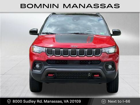 Used 2024 Jeep Compass Trailhawk image 3