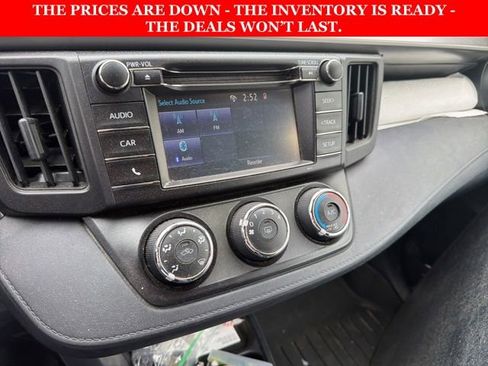 Used 2017 Toyota RAV4 LE FWD image 10
