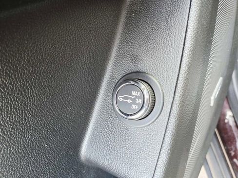 Certified 2023 Chevrolet Traverse LT w/ LT Premium Package image 35