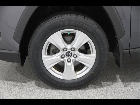 Used 2019 Toyota RAV4 XLE w/ Convenience Package AWD/4WD image 20