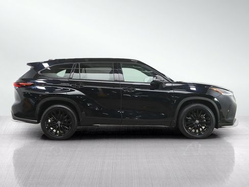 Used 2025 Toyota Highlander XSE AWD/4WD image 7