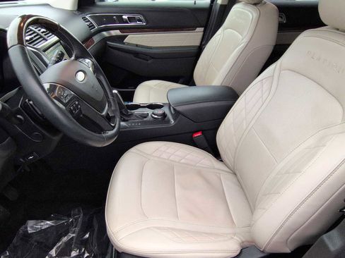 Used 2017 Ford Explorer Platinum image 10