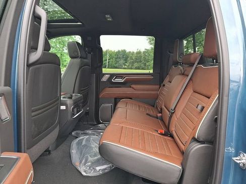 New 2026 GMC Sierra 2500 Denali Ultimate AWD/4WD image 5
