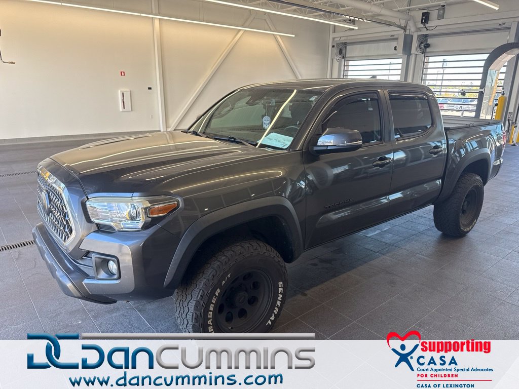 Used 2018 Toyota Tacoma TRD Off-Road AWD/4WD image 1