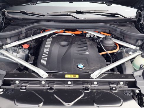 Used 2025 BMW X5 xDrive50e w/ Executive Package image 26