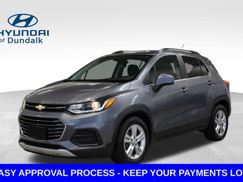 Used 2019 Chevrolet Trax LT w/ LT Convenience Package FWD image 1