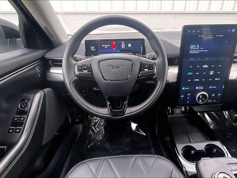 Used 2023 Ford Mustang Mach-E Select image 6