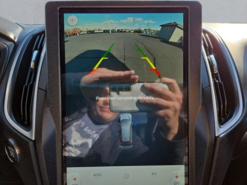 Certified 2022 Ford Edge SEL w/ Convenience Package image 19