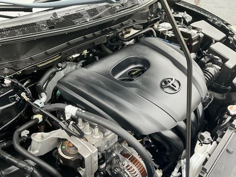 Used 2020 Toyota Yaris L FWD image 11