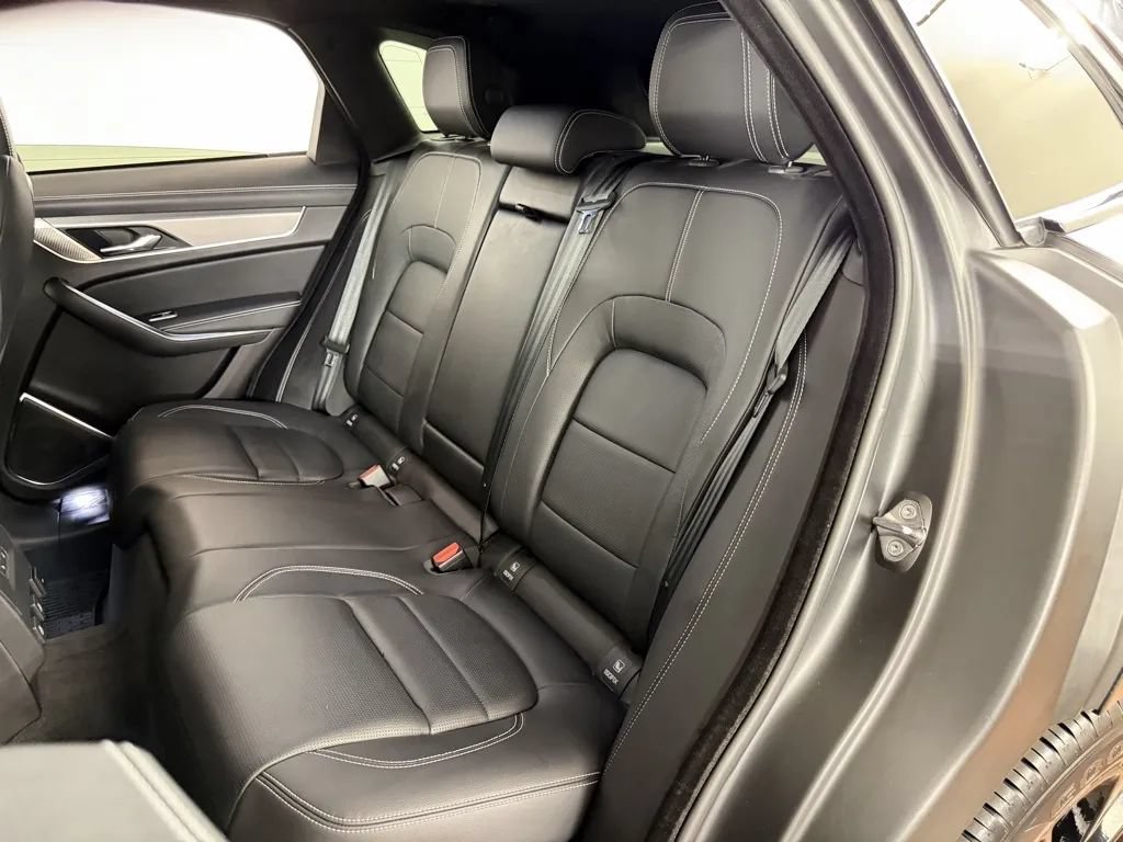Used 2024 Jaguar F-PACE R-Dynamic S AWD/4WD image 35