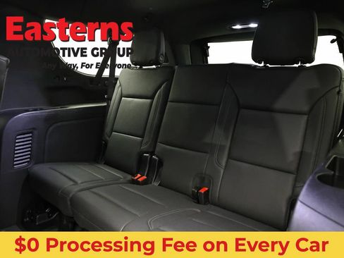 Used 2025 Chevrolet Suburban Z71 AWD/4WD image 28
