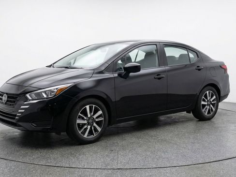 Used 2025 Nissan Versa SV FWD image 3