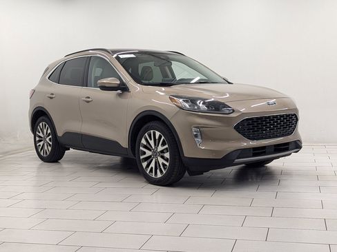 Used 2020 Ford Escape Titanium w/ Titanium Premium Package 2.0 image 6