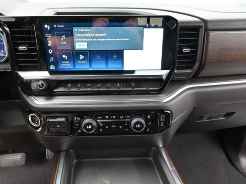 Used 2024 Chevrolet Silverado 2500 High Country w/ High Country Premium Package AWD/4WD image 22