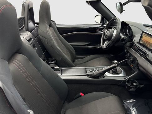 Used 2016 MAZDA MX-5 Miata Club RWD image 32