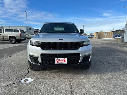 Used 2025 Jeep Grand Cherokee L Limited w/ Black Appearance Package image 9