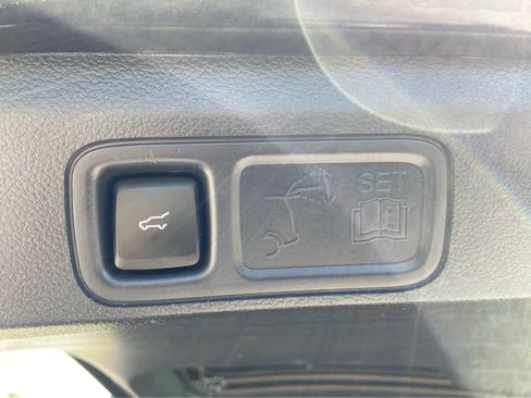Used 2024 Lincoln Navigator Reserve AWD/4WD image 12