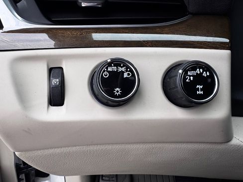 Used 2020 Cadillac Escalade Luxury image 28