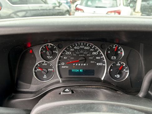 Used 2021 Chevrolet Express 2500 w/ Driver Convenience Package RWD image 16