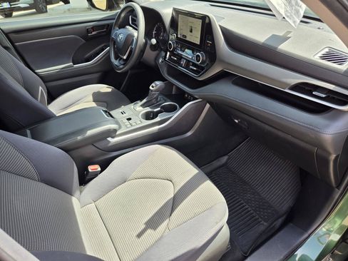 Used 2023 Toyota Highlander L FWD image 10
