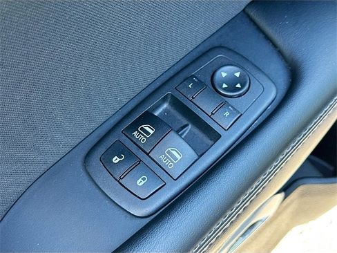 Used 2023 Dodge Challenger SXT w/ Blacktop Package image 17