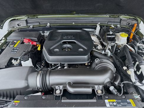 Used 2024 Jeep Wrangler Unlimited Rubicon 4xe image 34